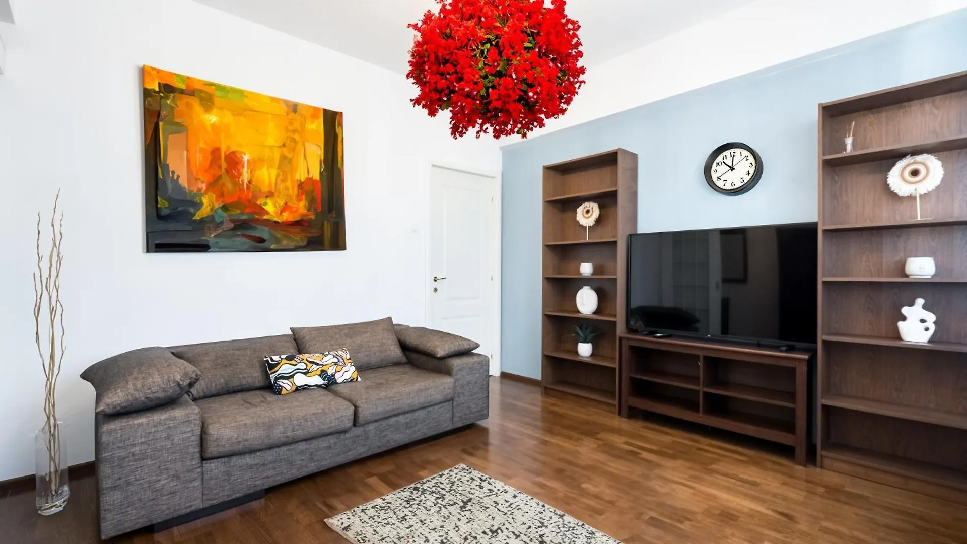 Ultracentral Apartment Romana contacts